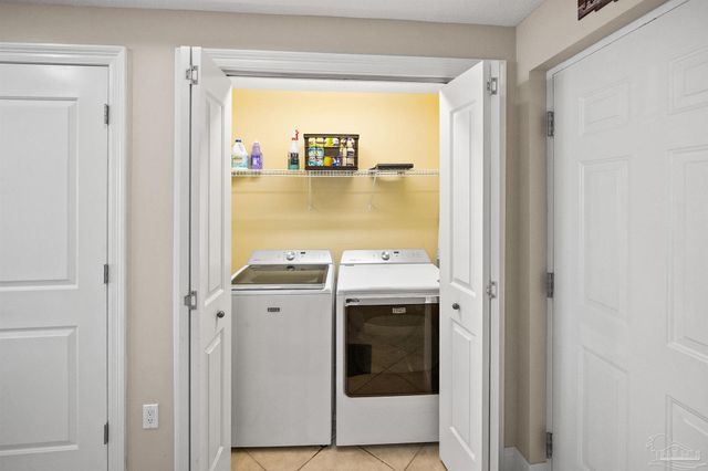 608 Lost Key Dr 903C, Pensacola, FL 32507