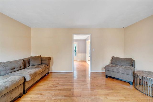 302 Ivy LN, Daleville, VA 24083