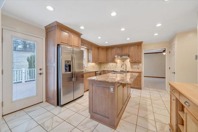 302 Ivy LN, Daleville, VA 24083