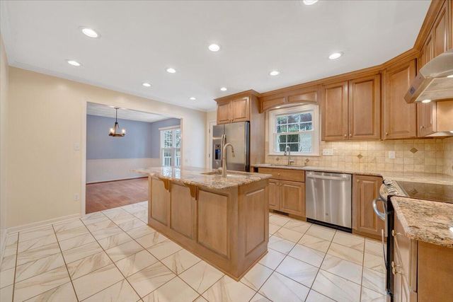 302 Ivy LN, Daleville, VA 24083