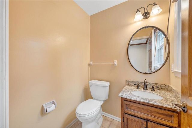 302 Ivy LN, Daleville, VA 24083