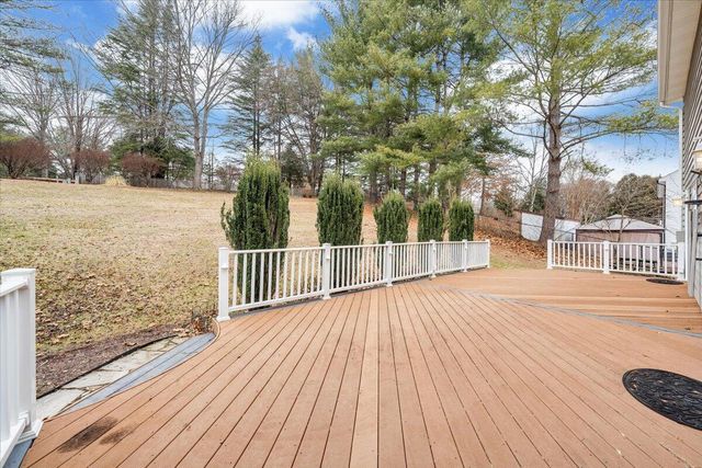 302 Ivy LN, Daleville, VA 24083