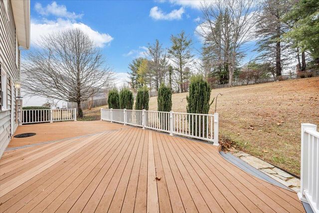 302 Ivy LN, Daleville, VA 24083