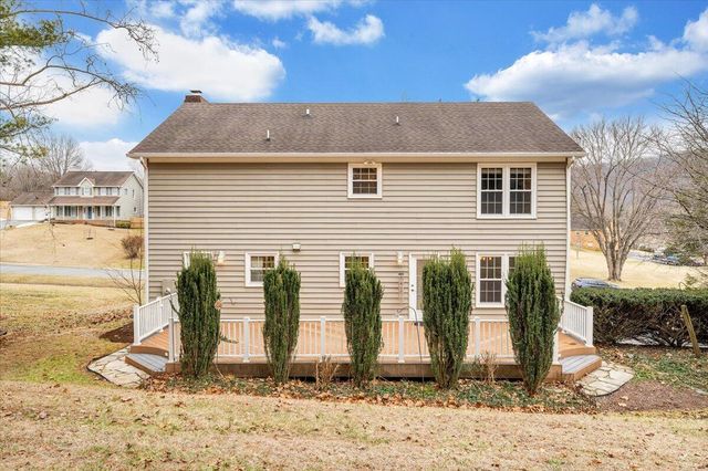 302 Ivy LN, Daleville, VA 24083