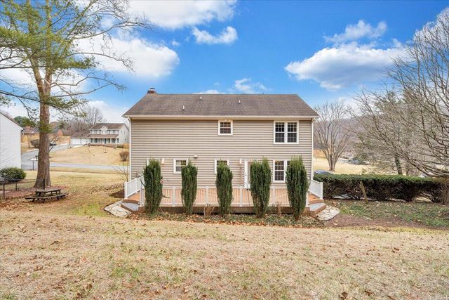 302 Ivy LN, Daleville, VA 24083