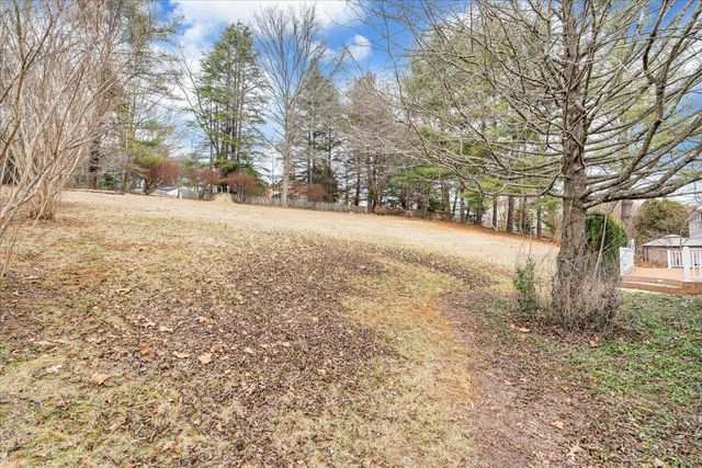 302 Ivy LN, Daleville, VA 24083