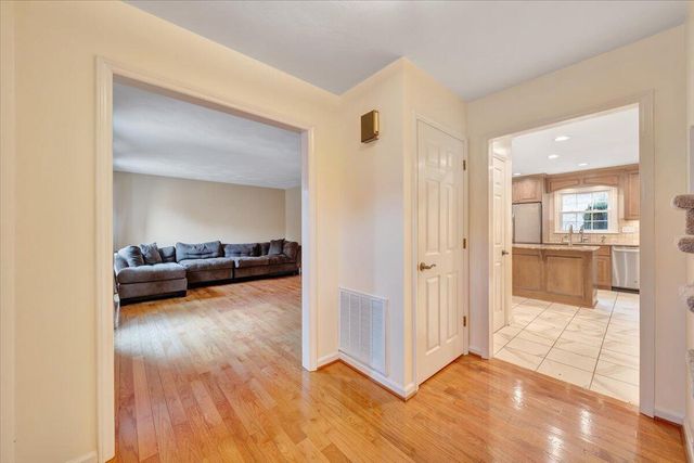 302 Ivy LN, Daleville, VA 24083