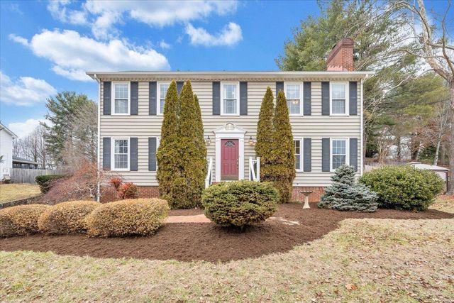 302 Ivy LN, Daleville, VA 24083