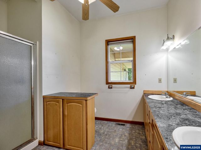 795 Corby St, Woodburn, OR 97071