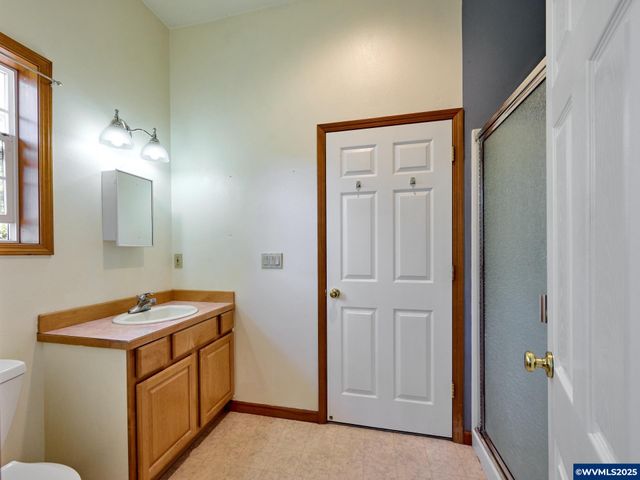 795 Corby St, Woodburn, OR 97071