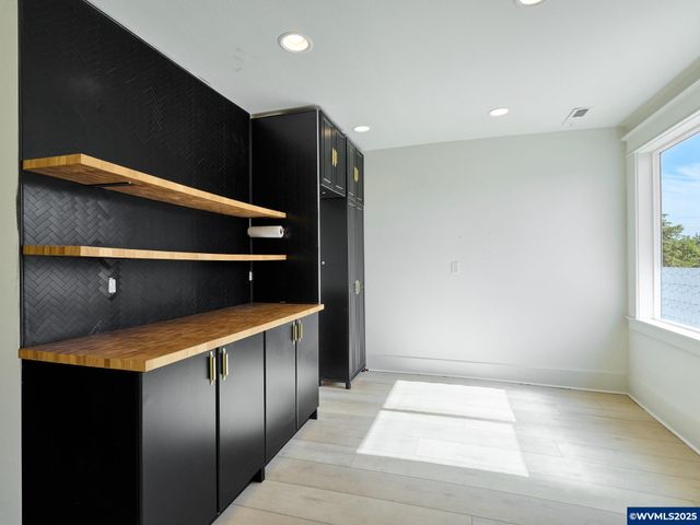 795 Corby St, Woodburn, OR 97071