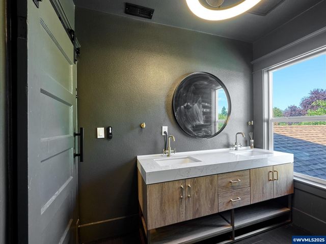 795 Corby St, Woodburn, OR 97071