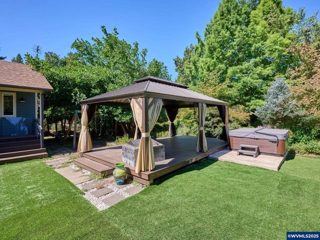 795 Corby St, Woodburn, OR 97071