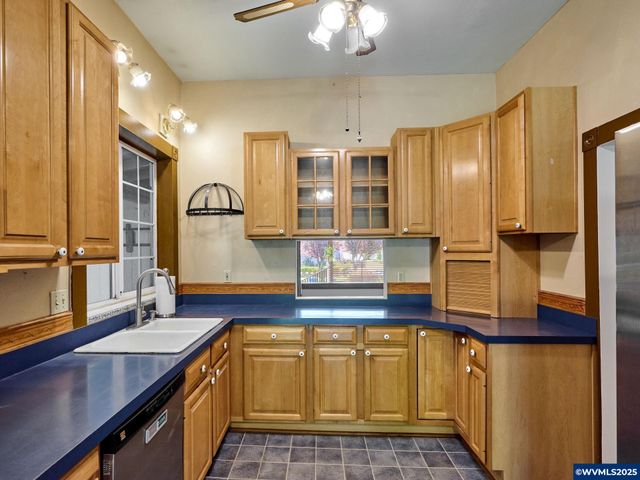 795 Corby St, Woodburn, OR 97071