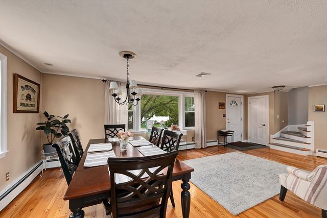 15 Palmer Rd, Beverly, MA 01915