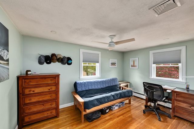 15 Palmer Rd, Beverly, MA 01915