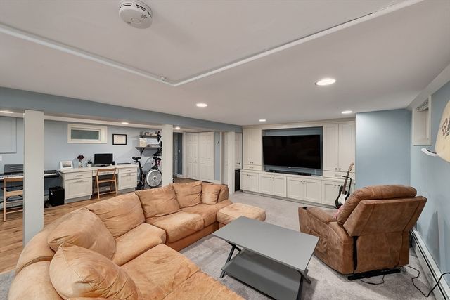 15 Palmer Rd, Beverly, MA 01915