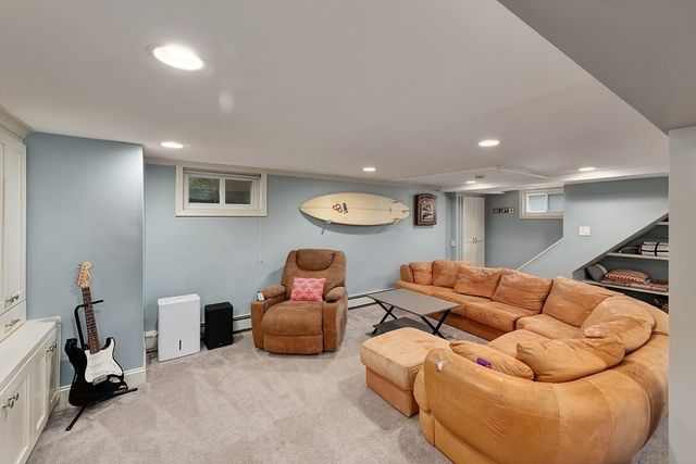 15 Palmer Rd, Beverly, MA 01915