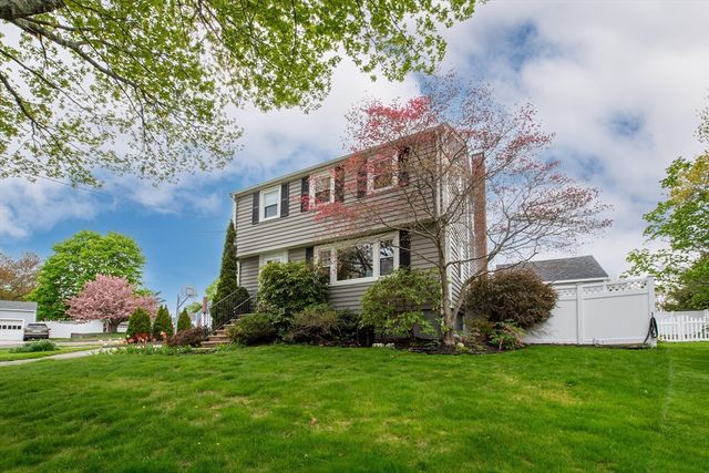 15 Palmer Rd, Beverly, MA 01915