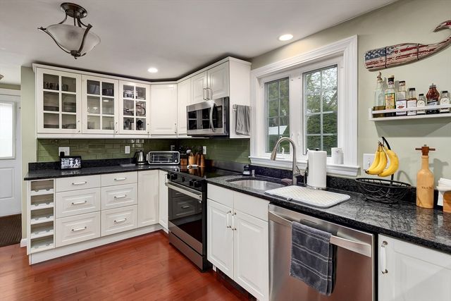 15 Palmer Rd, Beverly, MA 01915