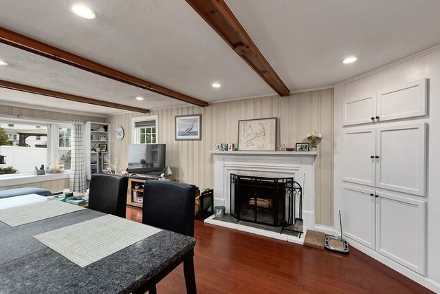 15 Palmer Rd, Beverly, MA 01915