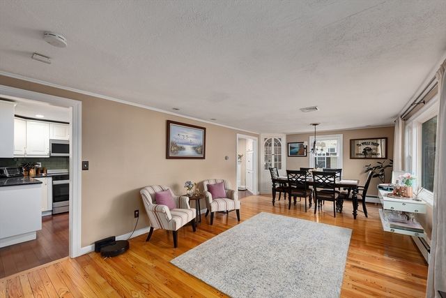 15 Palmer Rd, Beverly, MA 01915