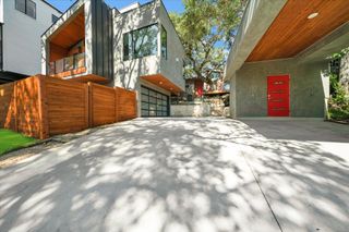 2610 CARNARVON LN Apt B, Austin, TX 78704