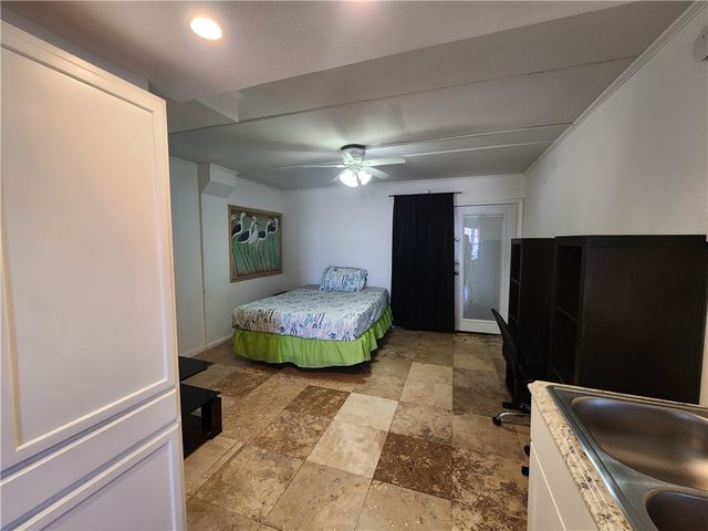 14300 S Padre Island Dr 16, Corpus Christi, TX 78418