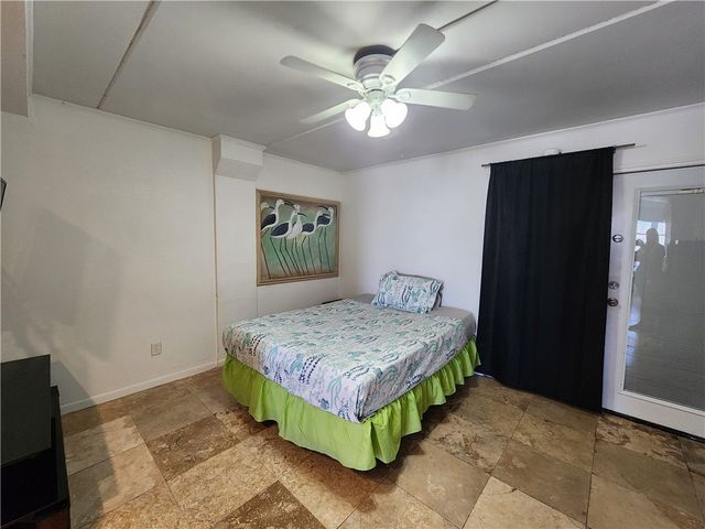 14300 S Padre Island Dr 16, Corpus Christi, TX 78418