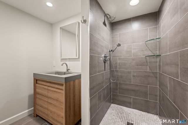 196 Brace Road, West Hartford, CT 06107