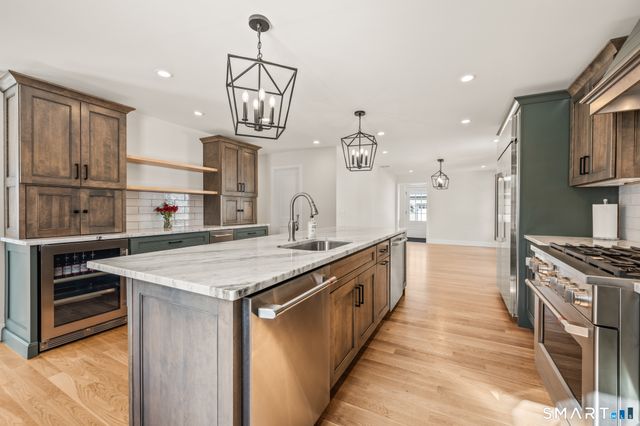 196 Brace Road, West Hartford, CT 06107