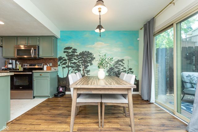 7612 Farm View Circle E, Indianapolis, IN 46256