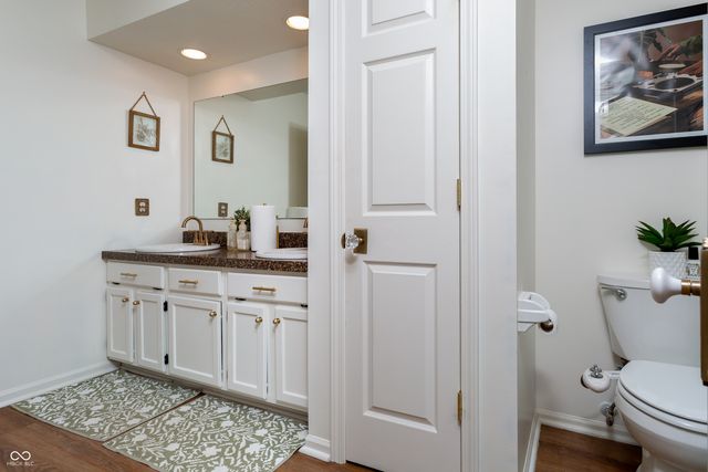 7612 Farm View Circle E, Indianapolis, IN 46256