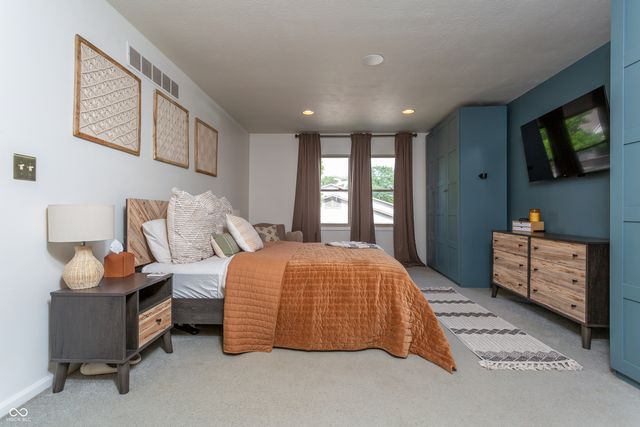 7612 Farm View Circle E, Indianapolis, IN 46256