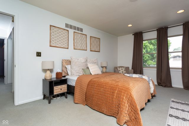 7612 Farm View Circle E, Indianapolis, IN 46256