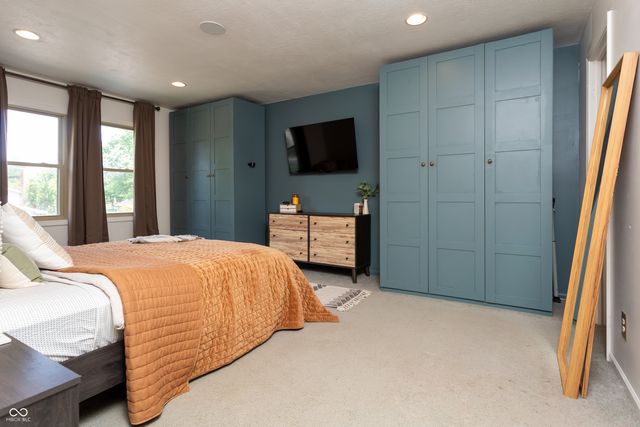 7612 Farm View Circle E, Indianapolis, IN 46256