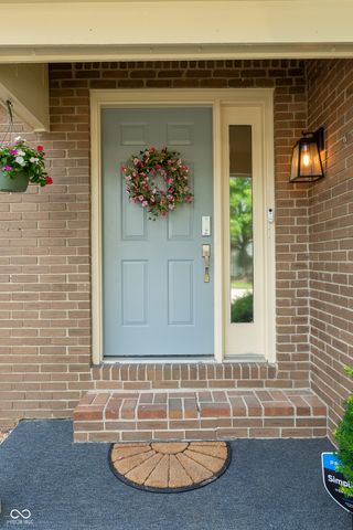 7612 Farm View Circle E, Indianapolis, IN 46256