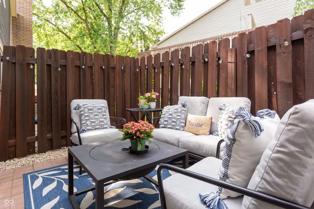 7612 Farm View Circle E, Indianapolis, IN 46256