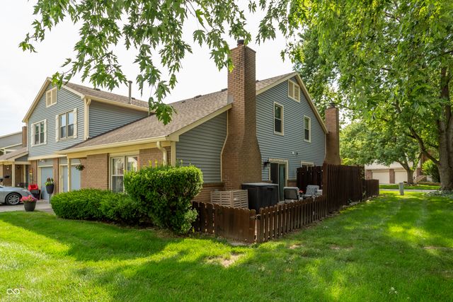 7612 Farm View Circle E, Indianapolis, IN 46256