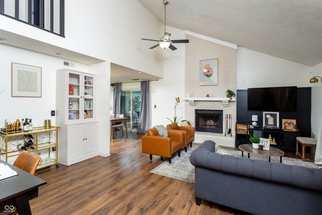 7612 Farm View Circle E, Indianapolis, IN 46256