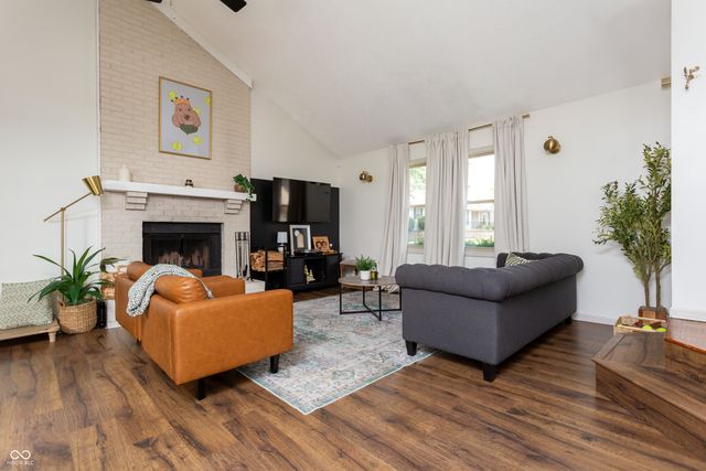 7612 Farm View Circle E, Indianapolis, IN 46256