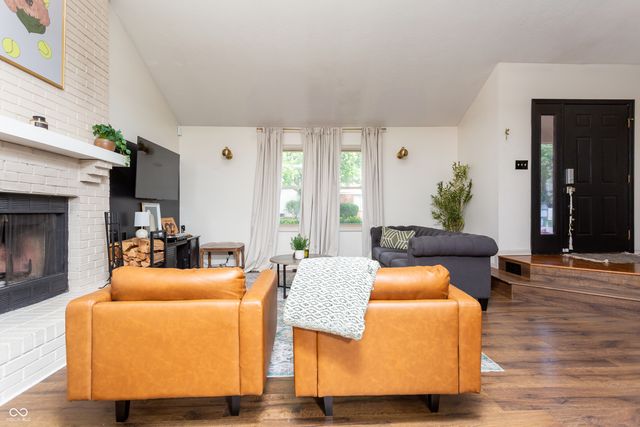 7612 Farm View Circle E, Indianapolis, IN 46256