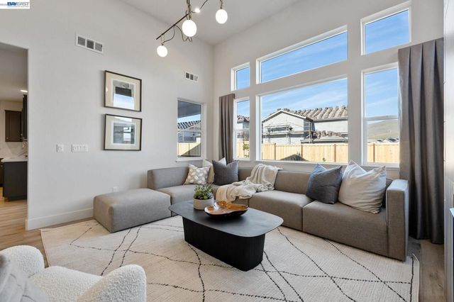 1528 Millennium Way, Fairfield, CA 94533