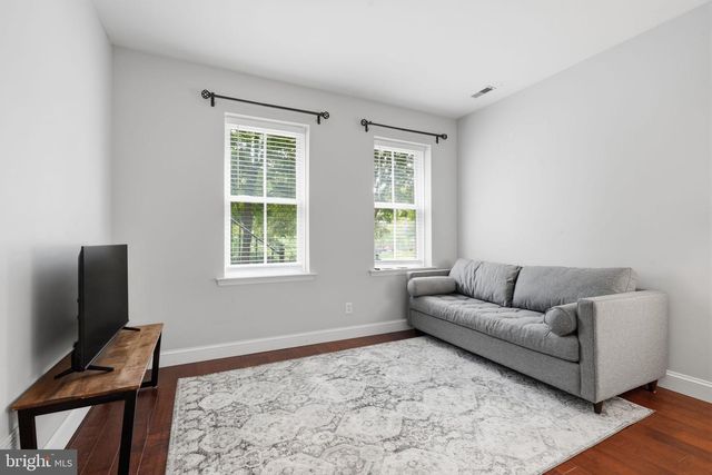44 LIVINGSTON ST, Trenton, NJ 08611