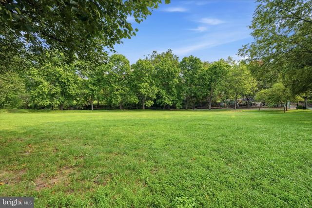 44 LIVINGSTON ST, Trenton, NJ 08611
