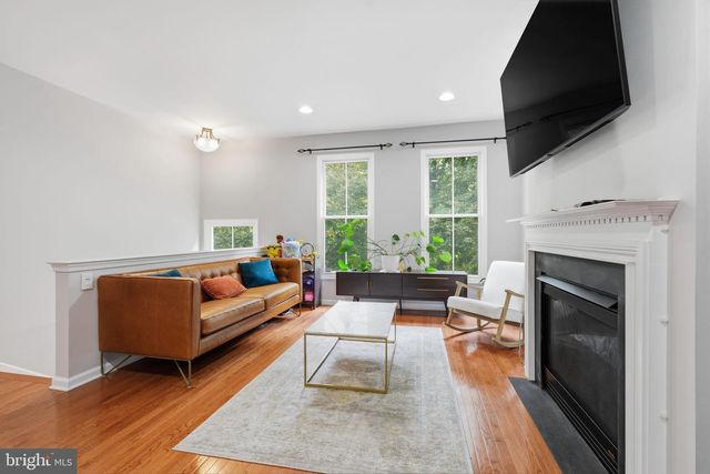 44 LIVINGSTON ST, Trenton, NJ 08611