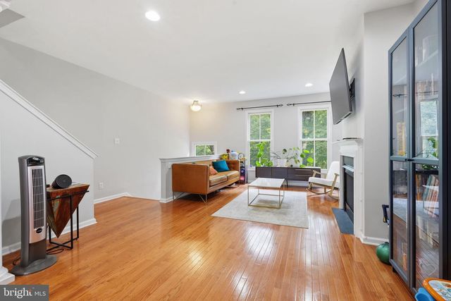 44 LIVINGSTON ST, Trenton, NJ 08611