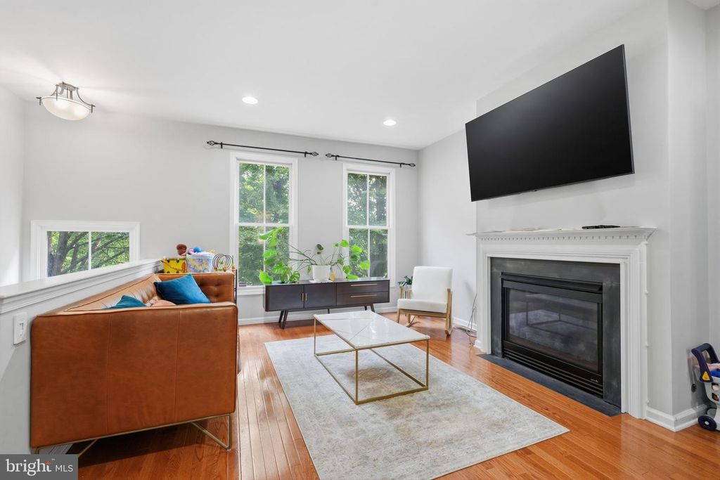 44 LIVINGSTON ST, Trenton, NJ 08611
