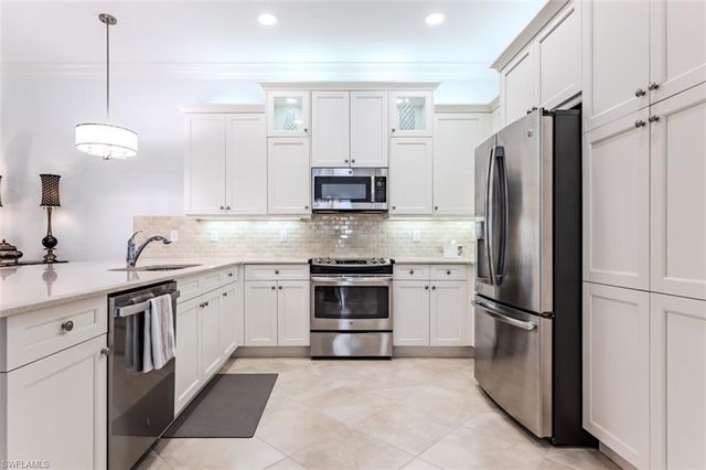 13670 MANDARIN CIR, Naples, FL 34109