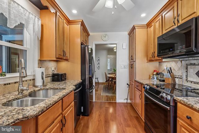 3 WINDSOR PL, Mount Holly, NJ 08060